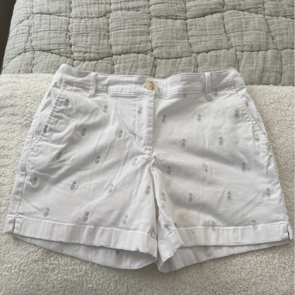 Tommy Bahamas White Pineapple Embroidered Women's Shorts